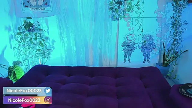 NicoleFox23  online show from 04-08-26, 11:16