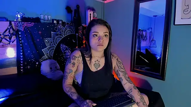 ChloeAllennn online show from 04-25-26, 12:19