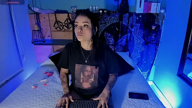 ChloeAllennn online show from 04-28-26, 03:17