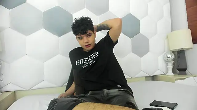 Axel Forte online show from 02-04-26, 01:06