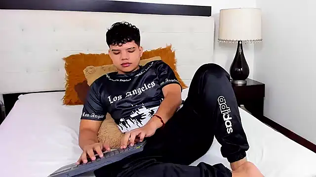 Axel Forte online show from 05-14-26, 01:40