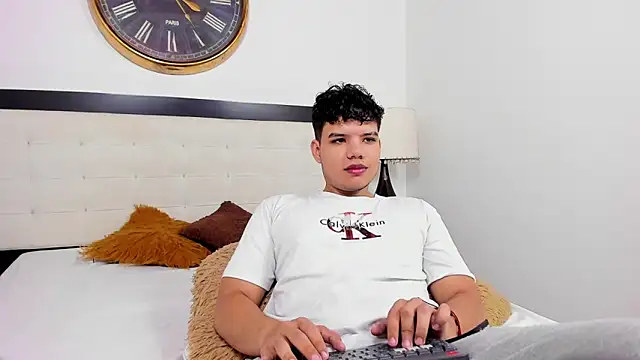 Axel Forte online show from 05-15-26, 01:40