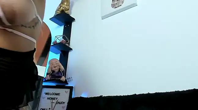 MarianaZapataa online show from 03-10-25, 10:02