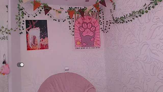 Snapshot of _miraclecattt_ chatting on 09-15-25, 02:22 miraclecattt online show from 09-15-25, 02:22