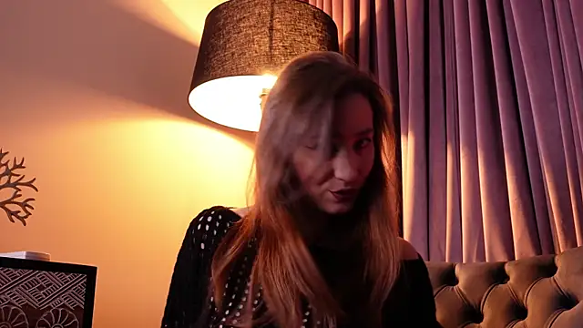 IsoldeBlis online show from 10-17-25, 08:33