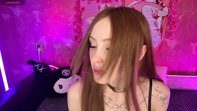 Snapshot of Adele_kawaii chatting on 10-15-25, 05:29 Adele kawaii online show from 10-15-25, 05:29