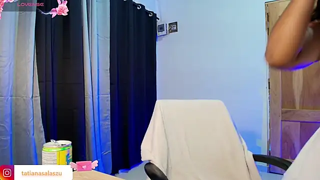Snapshot of tatiana_10 chatting on 03-06-25, 03:35 tatiana 10 online show from 03-06-25, 03:35