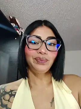 Snapshot of Kylie_brazt chatting on 06-02-26, 03:52 Kylie brazt online show from 06-02-26, 03:52