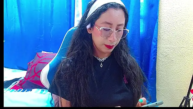 Gia leinn online show from 06-29-26, 09:04