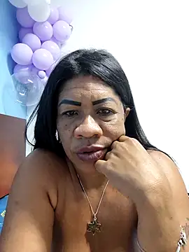 Snapshot of Tocameamor chatting on 10-27-25, 01:42 Tocameamor online show from 10-27-25, 01:42