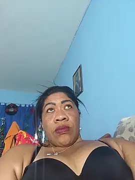 Snapshot of Tocameamor chatting on 12-15-25, 02:32 Tocameamor online show from 12-15-25, 02:32