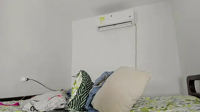 flor herrera01 online show from 03-22-25, 08:51