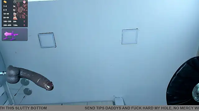 ValentinoMoreti online show from 11-25-25, 05:51