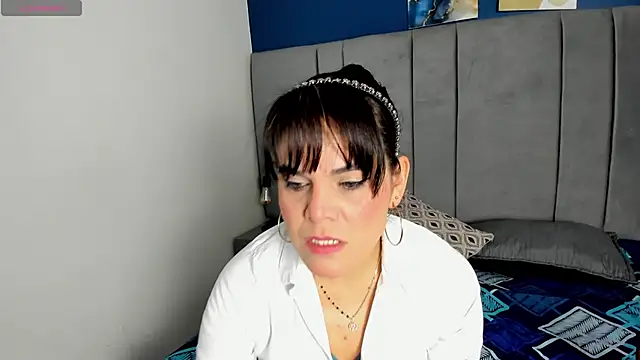 laura hotties online show from 12-15-25, 01:48