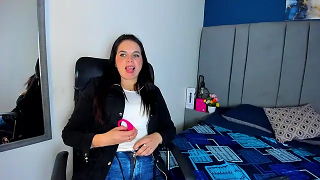 laura hotties online show from 02-10-26, 01:04