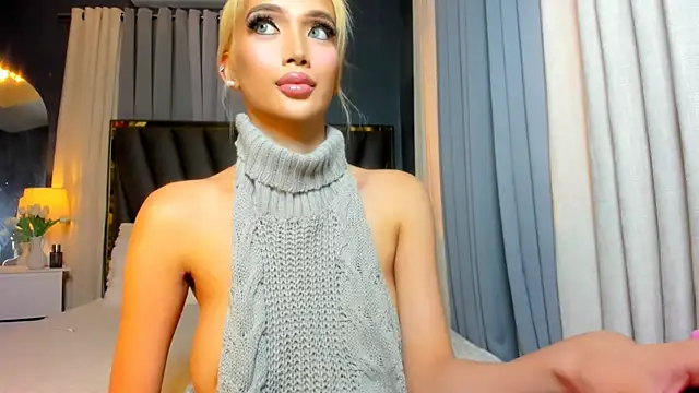Snapshot of KylieSonique chatting on 05-06-26, 01:47 KylieSonique online show from 05-06-26, 01:47