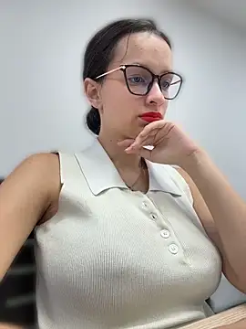 Snapshot of Soy_Sara7 chatting on 05-20-26, 05:19 Soy Sara7 online show from 05-20-26, 05:19