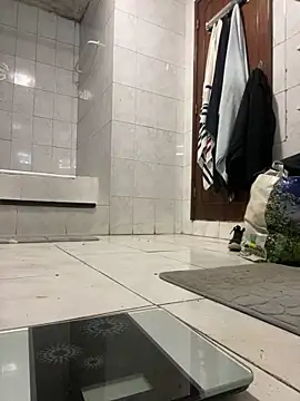 rogerdik76 online show from 02-18-26, 06:42