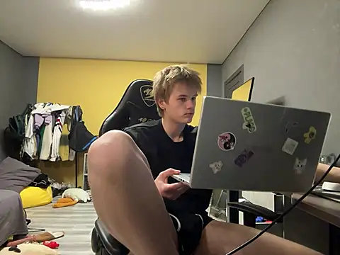 Snapshot of TaylerSigma chatting on 02-22-25, 04:30 TaylerSigma online show from 02-22-25, 04:30