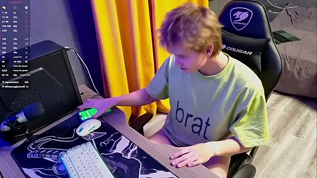 Snapshot of TaylerSigma chatting on 02-25-25, 12:45 TaylerSigma online show from 02-25-25, 12:45