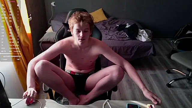 Snapshot of TaylerSigma chatting on 02-27-25, 08:17 TaylerSigma online show from 02-27-25, 08:17