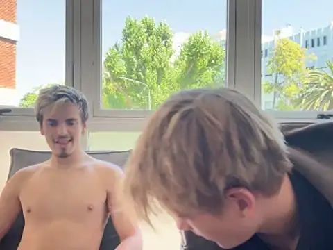 Snapshot of TaylerSigma chatting on 10-20-25, 04:51 TaylerSigma online show from 10-20-25, 04:51