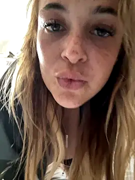 Busty-smiley-miley online show from 09-19-25, 01:23