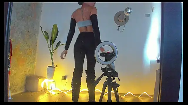 SoleiAndKairo online show from 04-07-26, 08:20