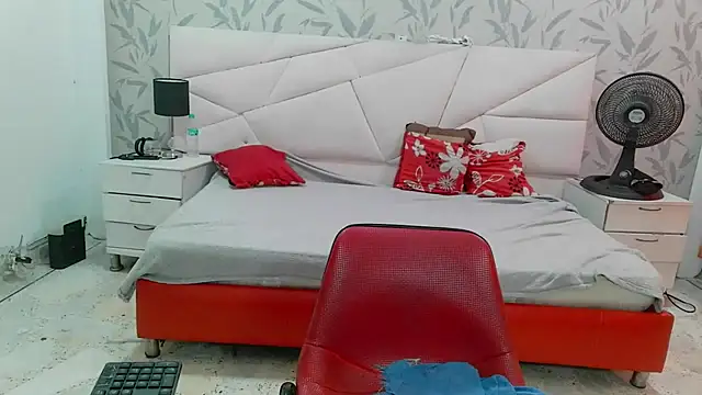 SexyPamela69 online show from 04-23-26, 06:21