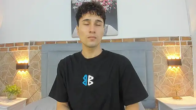 Snapshot of buddy_whitte chatting on 03-08-25, 11:27 buddy whitte online show from 03-08-25, 11:27