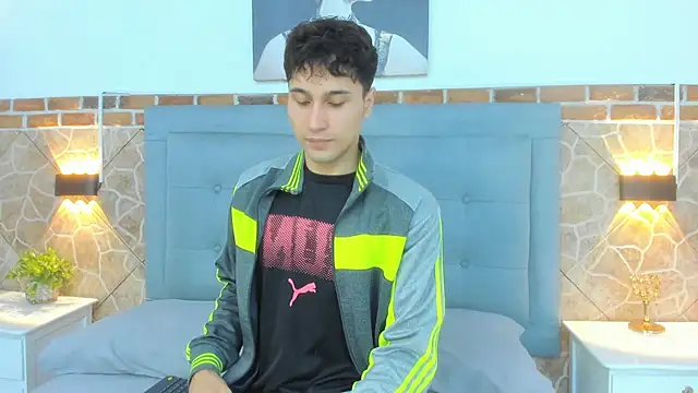 Snapshot of buddy_whitte chatting on 03-09-25, 11:36 buddy whitte online show from 03-09-25, 11:36