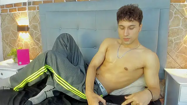 Snapshot of buddy_whitte chatting on 03-17-25, 06:18 buddy whitte online show from 03-17-25, 06:18