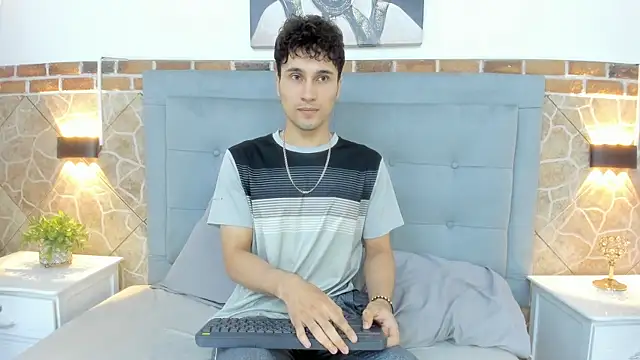 Snapshot of buddy_whitte chatting on 03-19-25, 02:46 buddy whitte online show from 03-19-25, 02:46