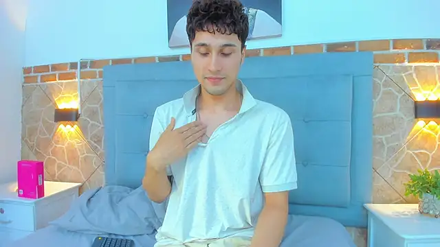 Snapshot of buddy_whitte chatting on 03-21-25, 03:46 buddy whitte online show from 03-21-25, 03:46