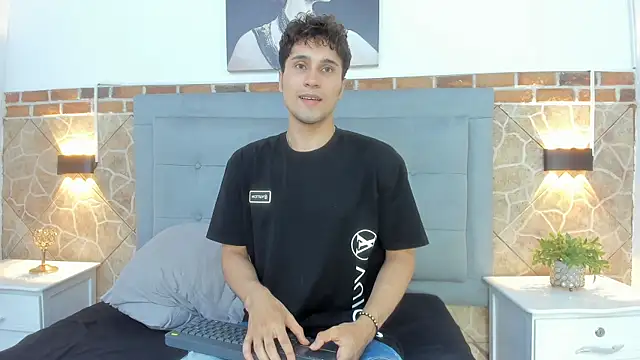 Snapshot of buddy_whitte chatting on 03-22-25, 04:47 buddy whitte online show from 03-22-25, 04:47