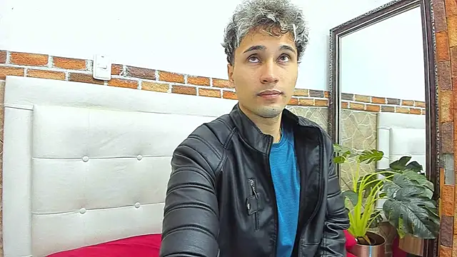 Snapshot of buddy_whitte chatting on 09-09-25, 11:54 buddy whitte online show from 09-09-25, 11:54