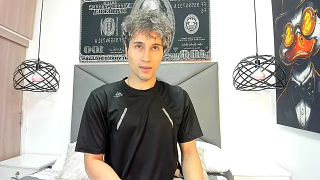 Snapshot of buddy_whitte chatting on 11-04-25, 12:04 buddy whitte online show from 11-04-25, 12:04