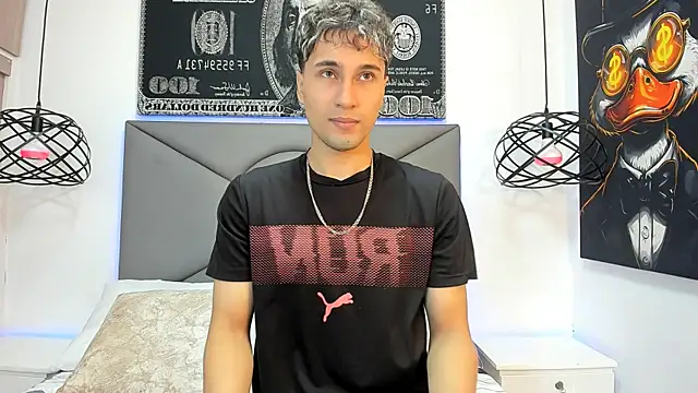 Snapshot of buddy_whitte chatting on 11-07-25, 11:43 buddy whitte online show from 11-07-25, 11:43