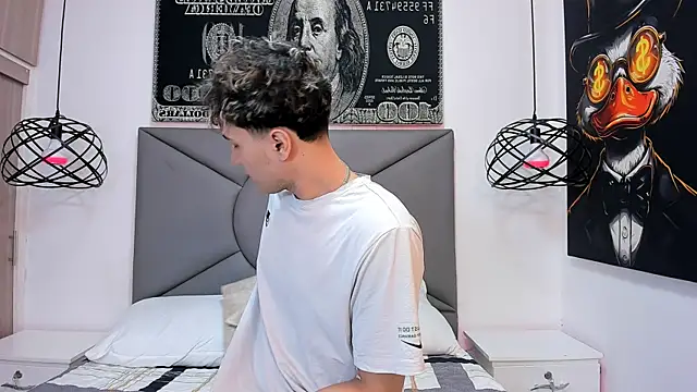 Snapshot of buddy_whitte chatting on 11-12-25, 11:54 buddy whitte online show from 11-12-25, 11:54