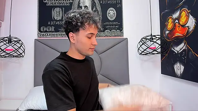 Snapshot of buddy_whitte chatting on 11-18-25, 12:53 buddy whitte online show from 11-18-25, 12:53