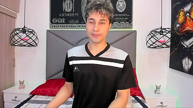 Snapshot of buddy_whitte chatting on 12-04-25, 12:14 buddy whitte online show from 12-04-25, 12:14