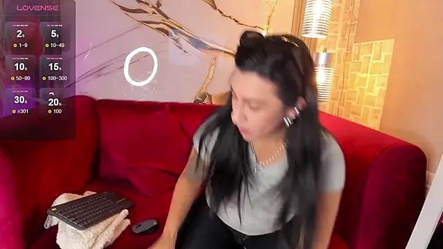 Bella williamss  online show from 11-12-25, 07:35