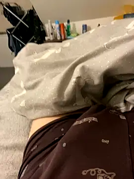 Snapshot of zou_9997 chatting on 09-13-25, 02:22 zou 9997 online show from 09-13-25, 02:22