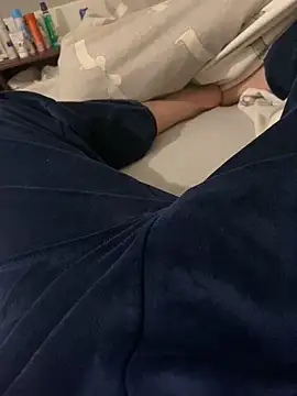 Snapshot of zou_9997 chatting on 09-15-25, 12:43 zou 9997 online show from 09-15-25, 12:43