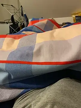 Snapshot of zou_9997 chatting on 11-18-25, 03:12 zou 9997 online show from 11-18-25, 03:12