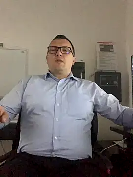 Snapshot of Mike8523 chatting on 10-30-25, 05:09 Mike8523 online show from 10-30-25, 05:09