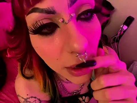 Snapshot of ChrryFoxx chatting on 10-15-25, 08:36 ChrryFoxx online show from 10-15-25, 08:36