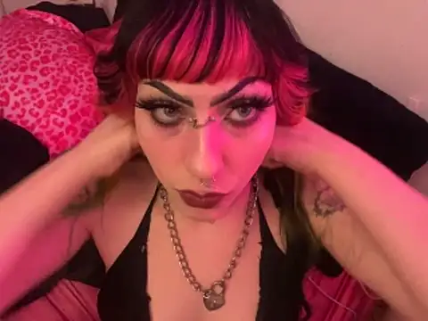 Snapshot of ChrryFoxx chatting on 11-25-25, 11:21 ChrryFoxx online show from 11-25-25, 11:21