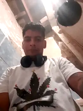 Snapshot of Elcabezhupas97 chatting on 10-19-25, 09:04 Elcabezhupas97 online show from 10-19-25, 09:04