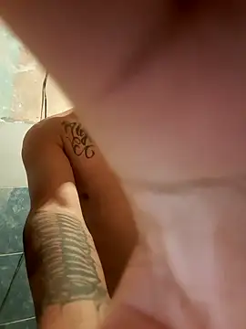 Snapshot of Elcabezhupas97 chatting on 10-26-25, 03:29 Elcabezhupas97 online show from 10-26-25, 03:29